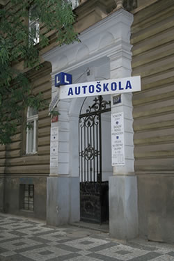 Autoškola - foto vchod